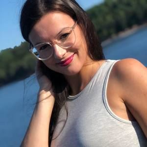 Meet your Posher, Julie